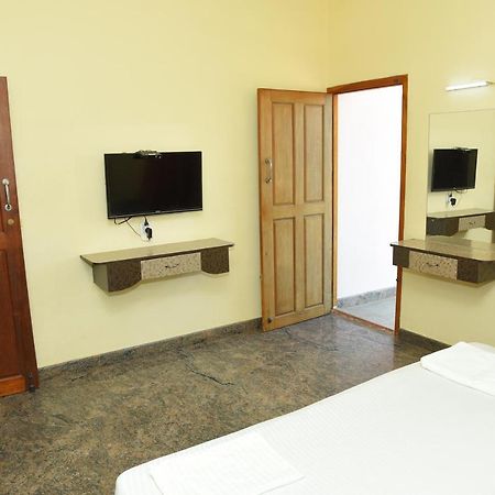 Thiruchendur Stayz Vairavel Residency Tiruchchendūr 外观 照片