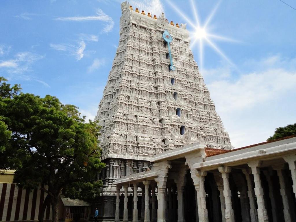 Thiruchendur Stayz Vairavel Residency Tiruchchendūr 外观 照片