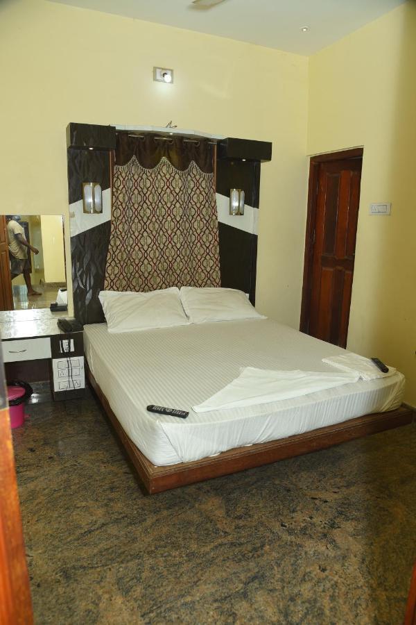 Thiruchendur Stayz Vairavel Residency Tiruchchendūr 外观 照片
